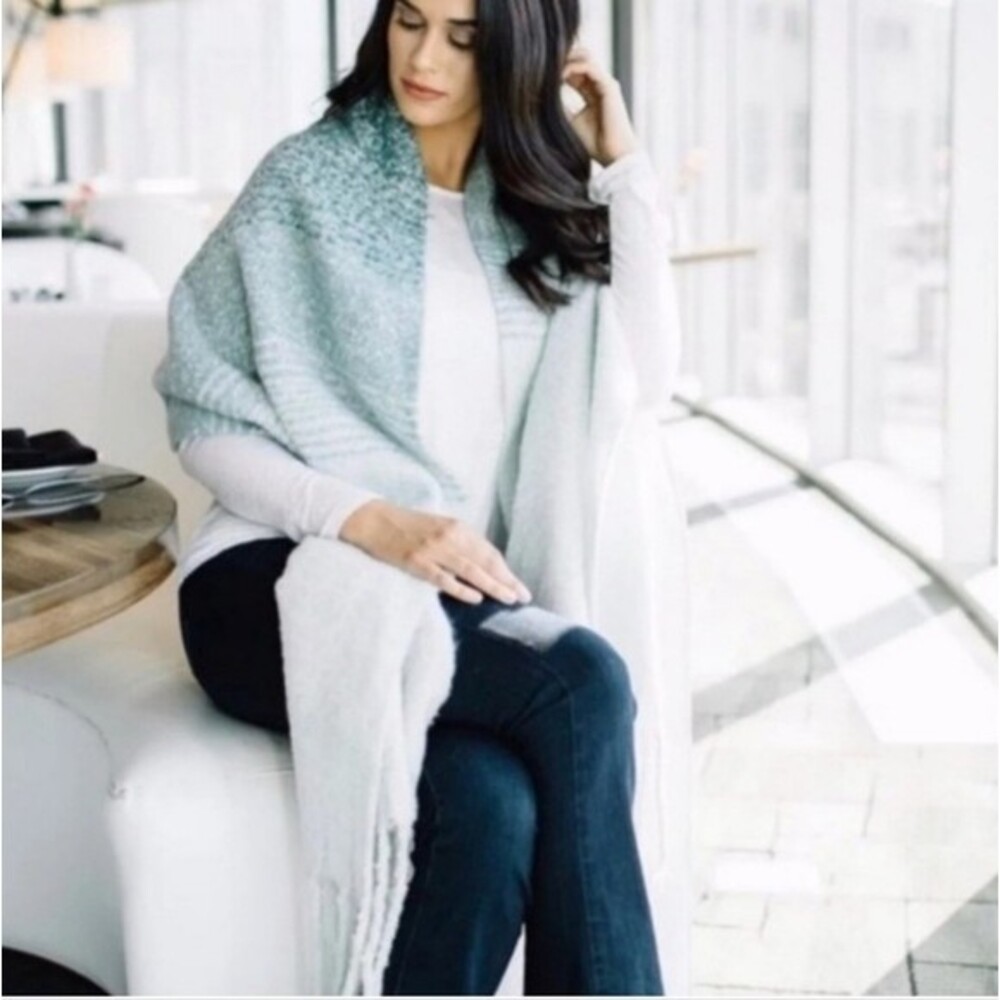 Anthropologie x Mer Sea Ombre Fringe Blanket Oversized Scarf Gray